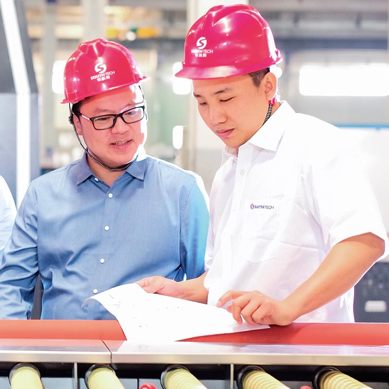 如何选择一家合适的玻璃钢化炉厂家