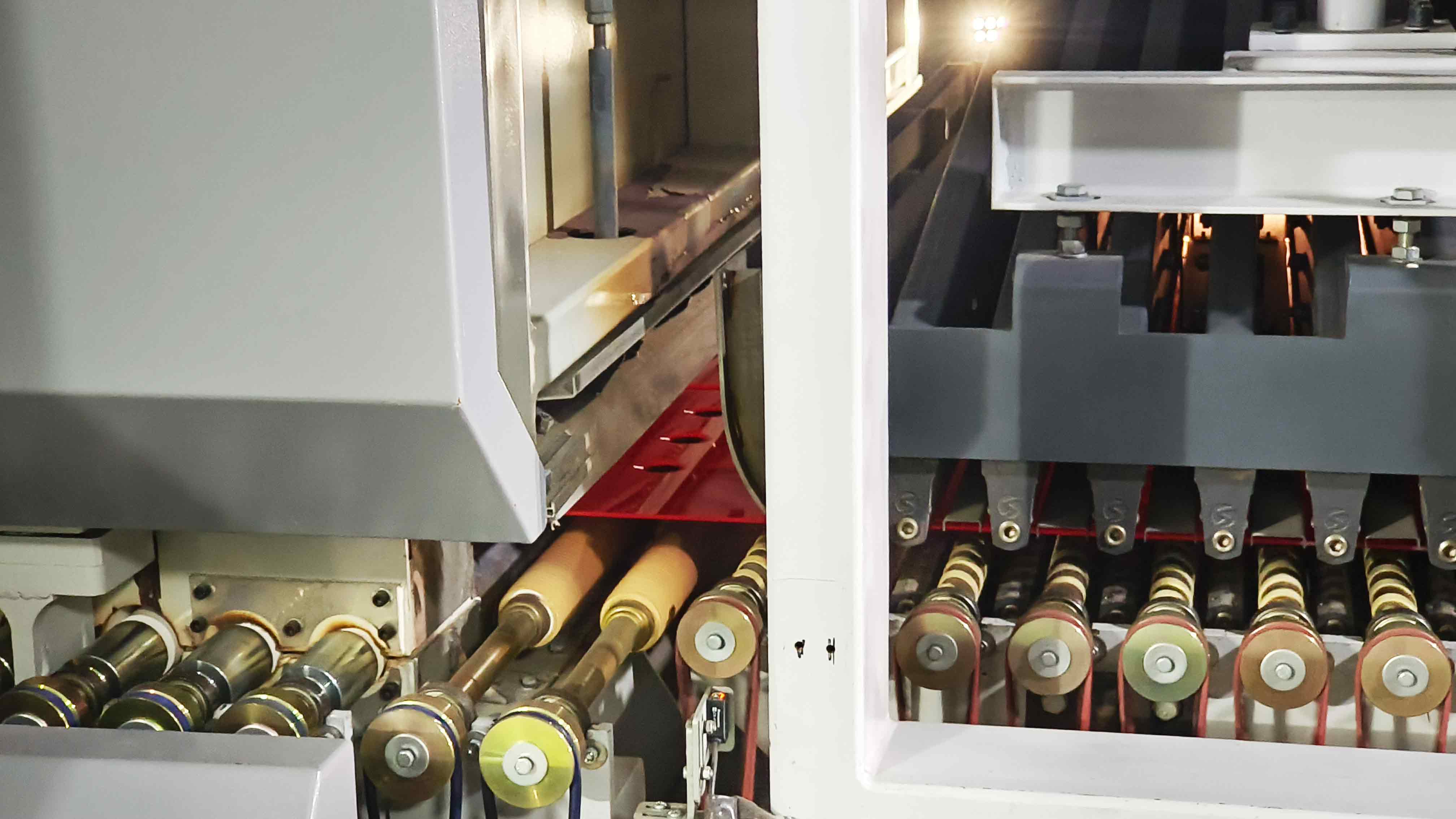 glass tempering furnace