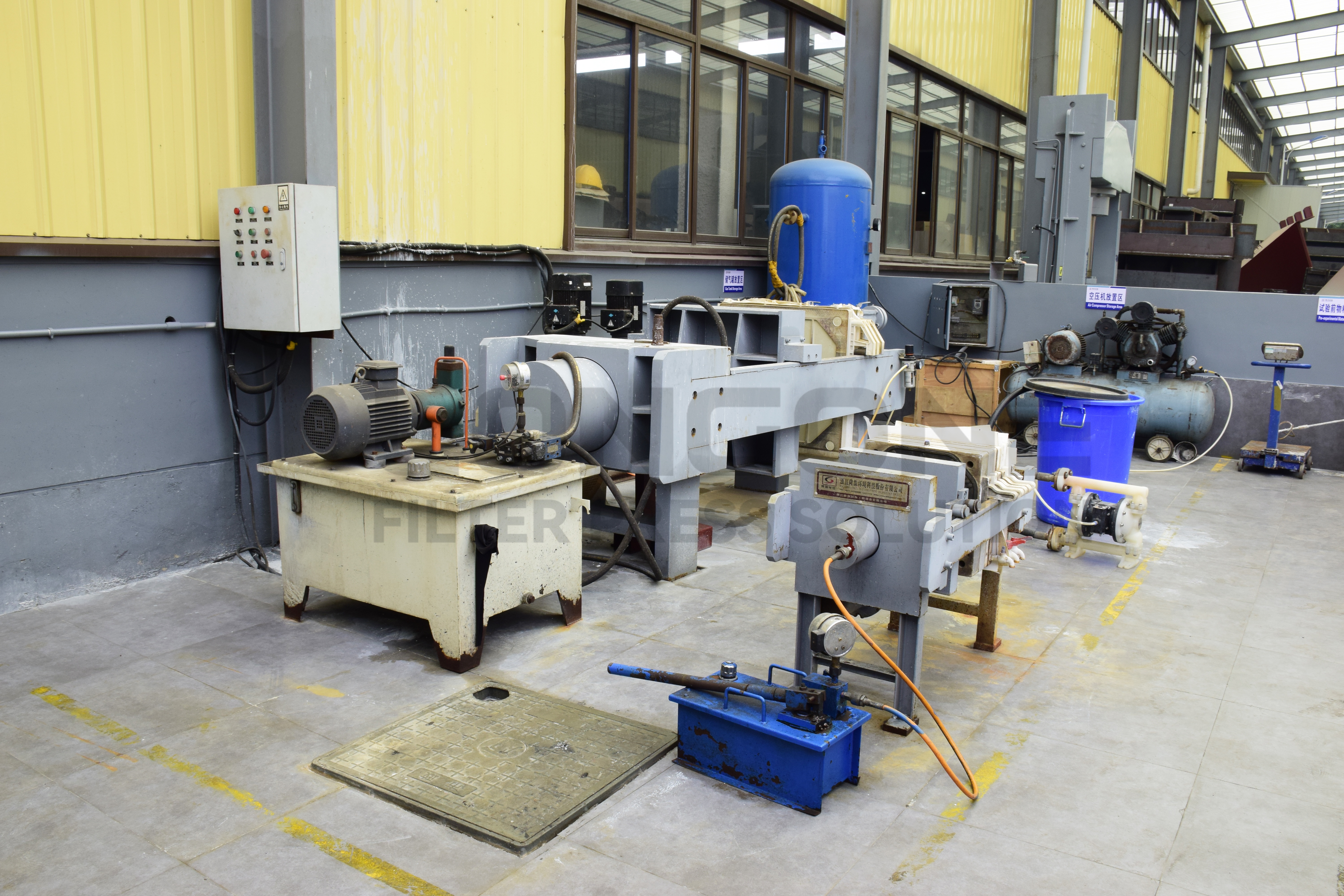 Lab scale filter press