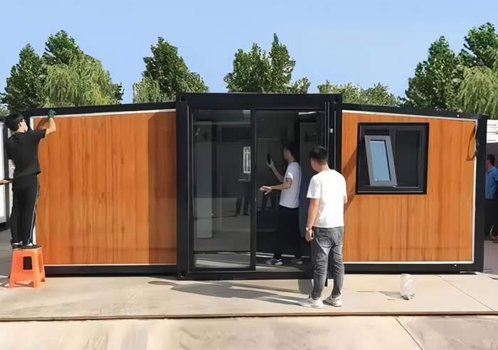 Mobile expandable prefab house