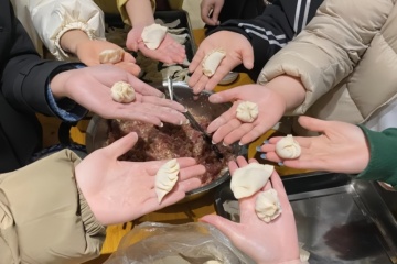 Al final del año, el grupo de empresas de construcción: hacemos empanadillas juntos