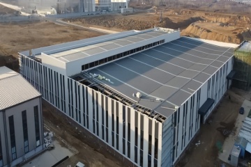 Construit avec ingéniosité, le gymnase à structure d'acier a un charme unique