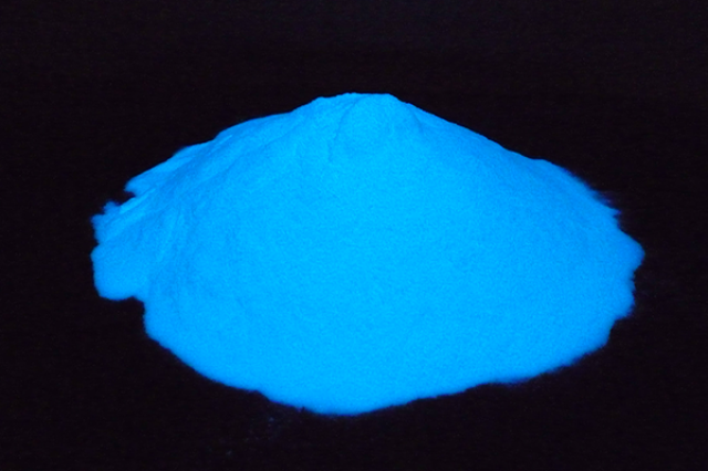 Rare earth long persistence phosphor