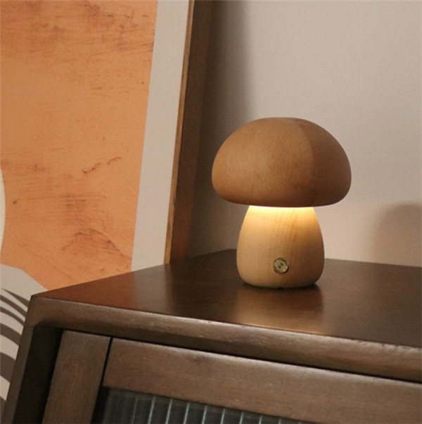 Lámpara de noche de madera con forma de hongo
