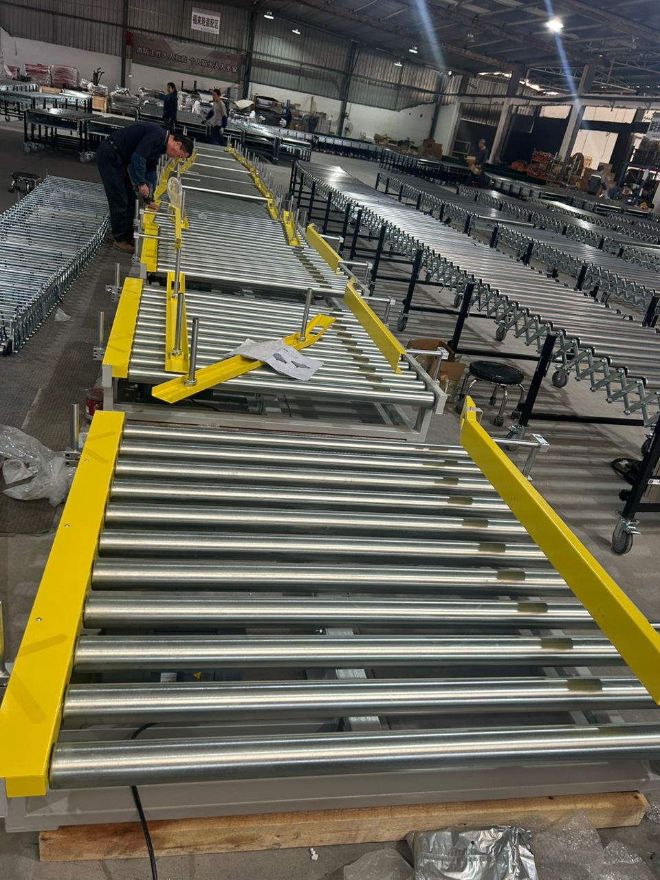 roller conveyor