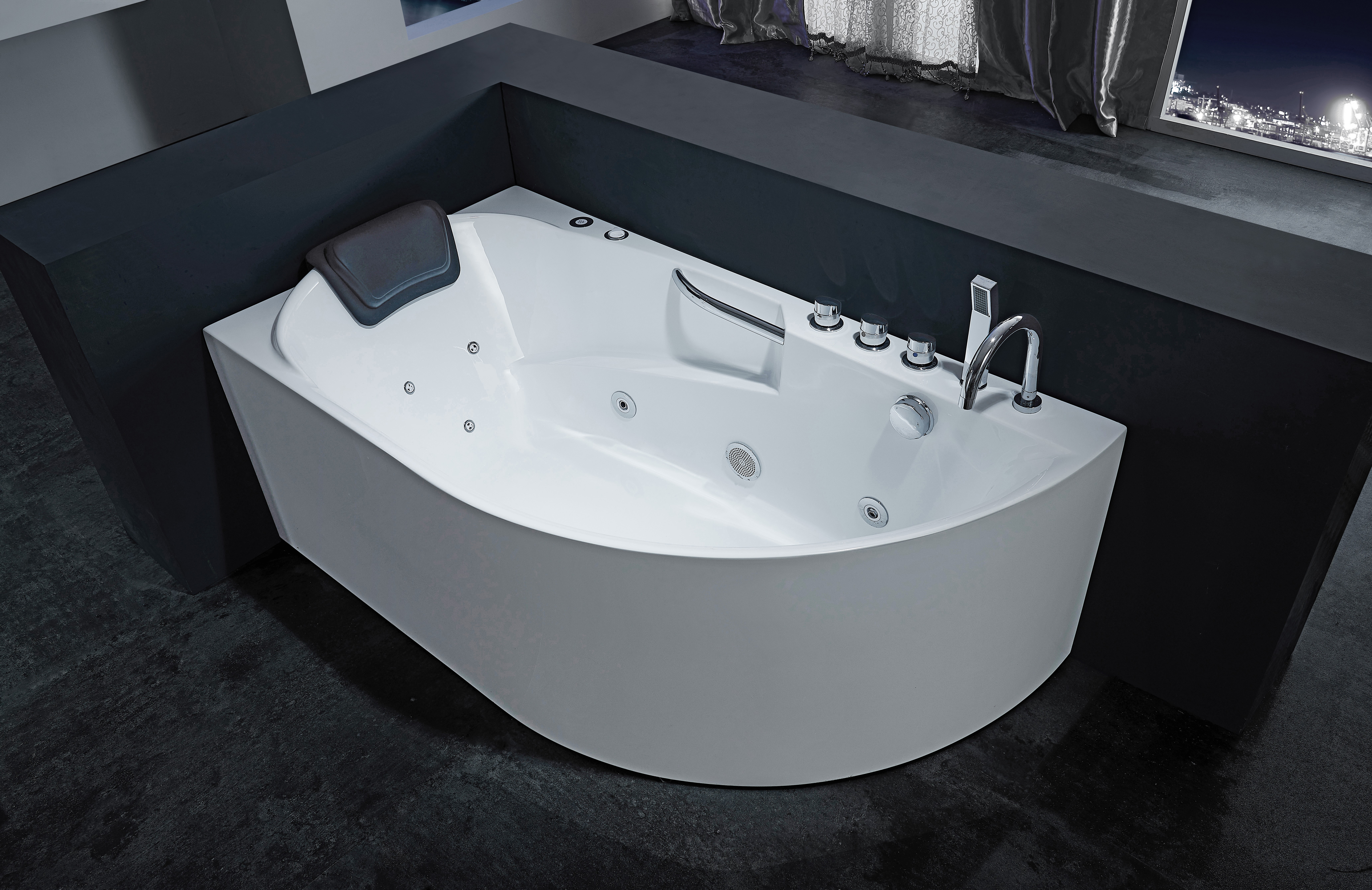 Freestanding Bathtub With Massage Jets And Air Massage