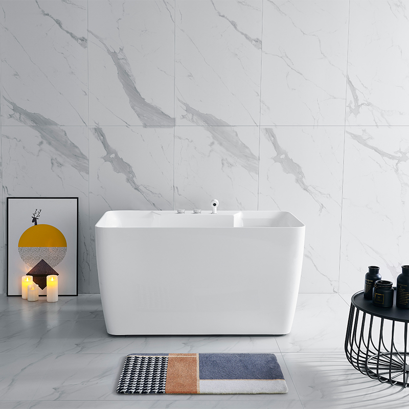 Small Massage Bathtub