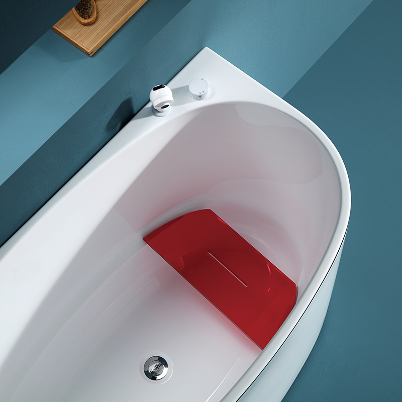 Small Freestanding Corner Bathtub