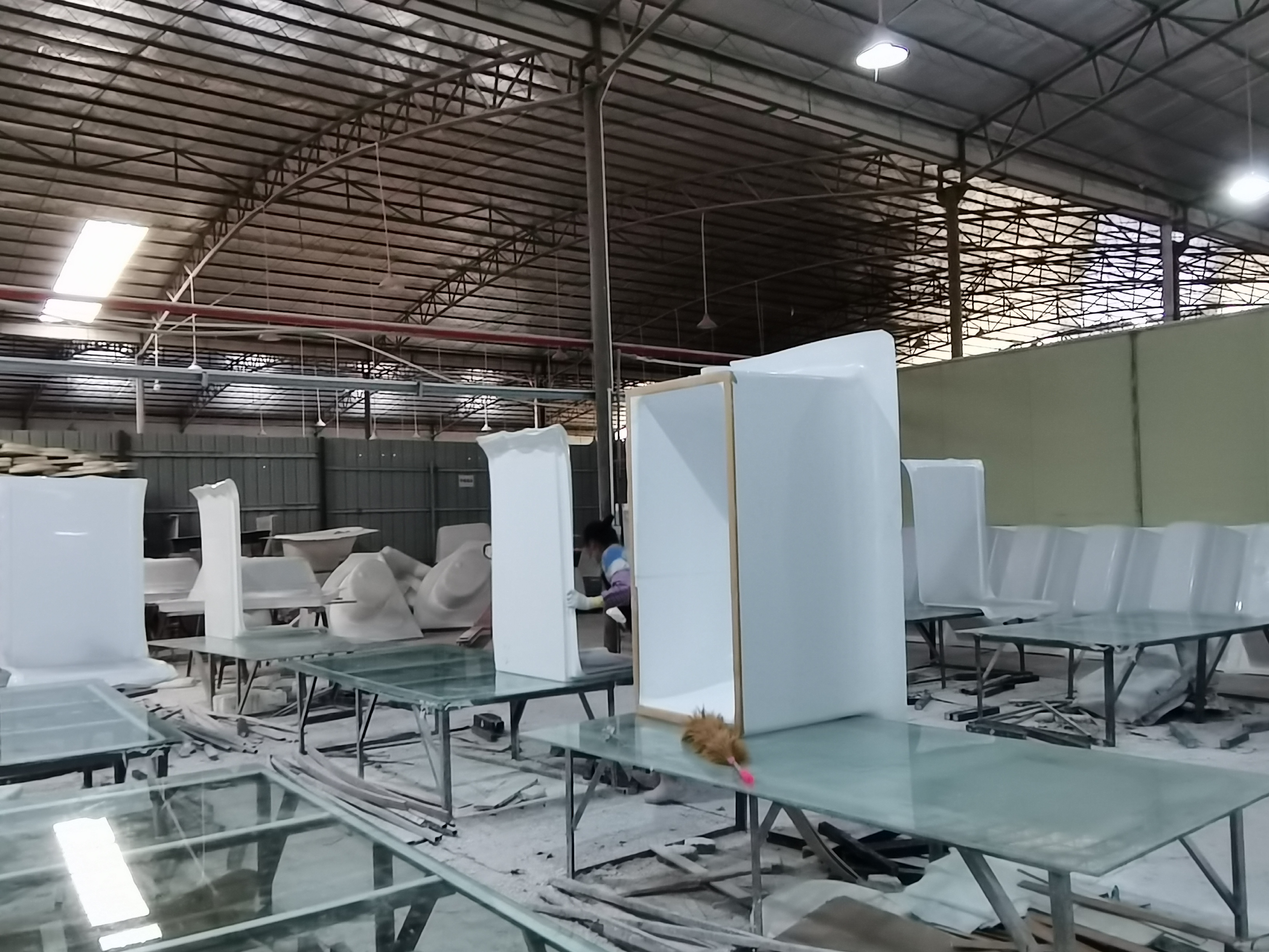 铺纤车间.jpg 铺纤车间.jpg