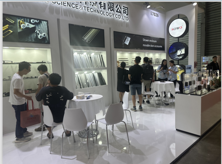 Our bathtub exhibition and sale