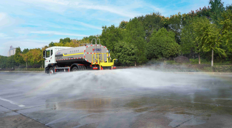 4X2Sprinker Truck