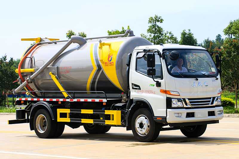 Suction Sewage Truck