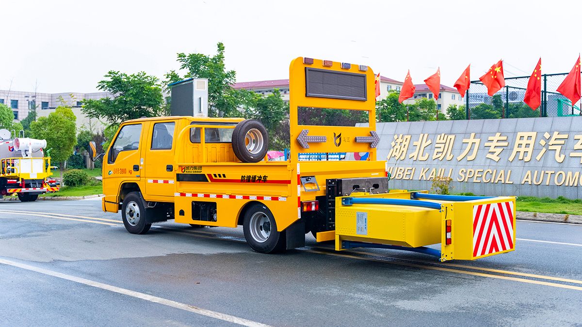 Crash cushion truck