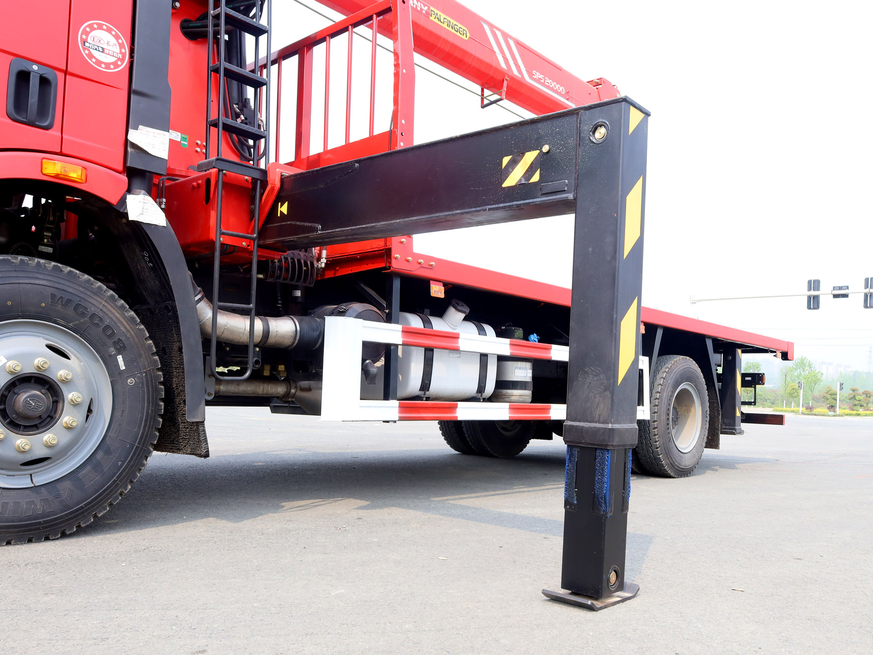 FAW 8 Ton Straight Arm Crane SCDX