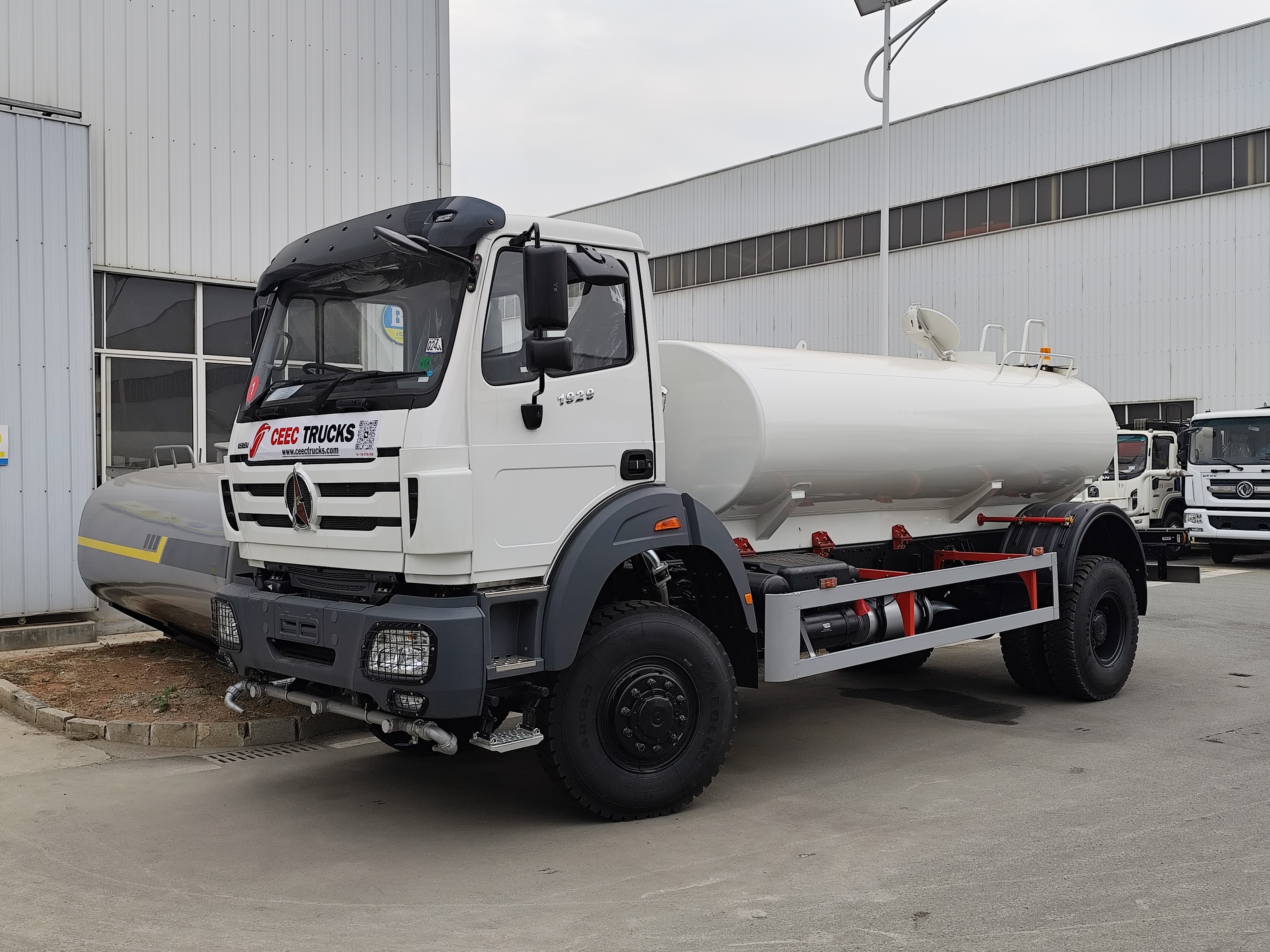 BEIBEN 4WD 12CBM Sulama Kamyonu