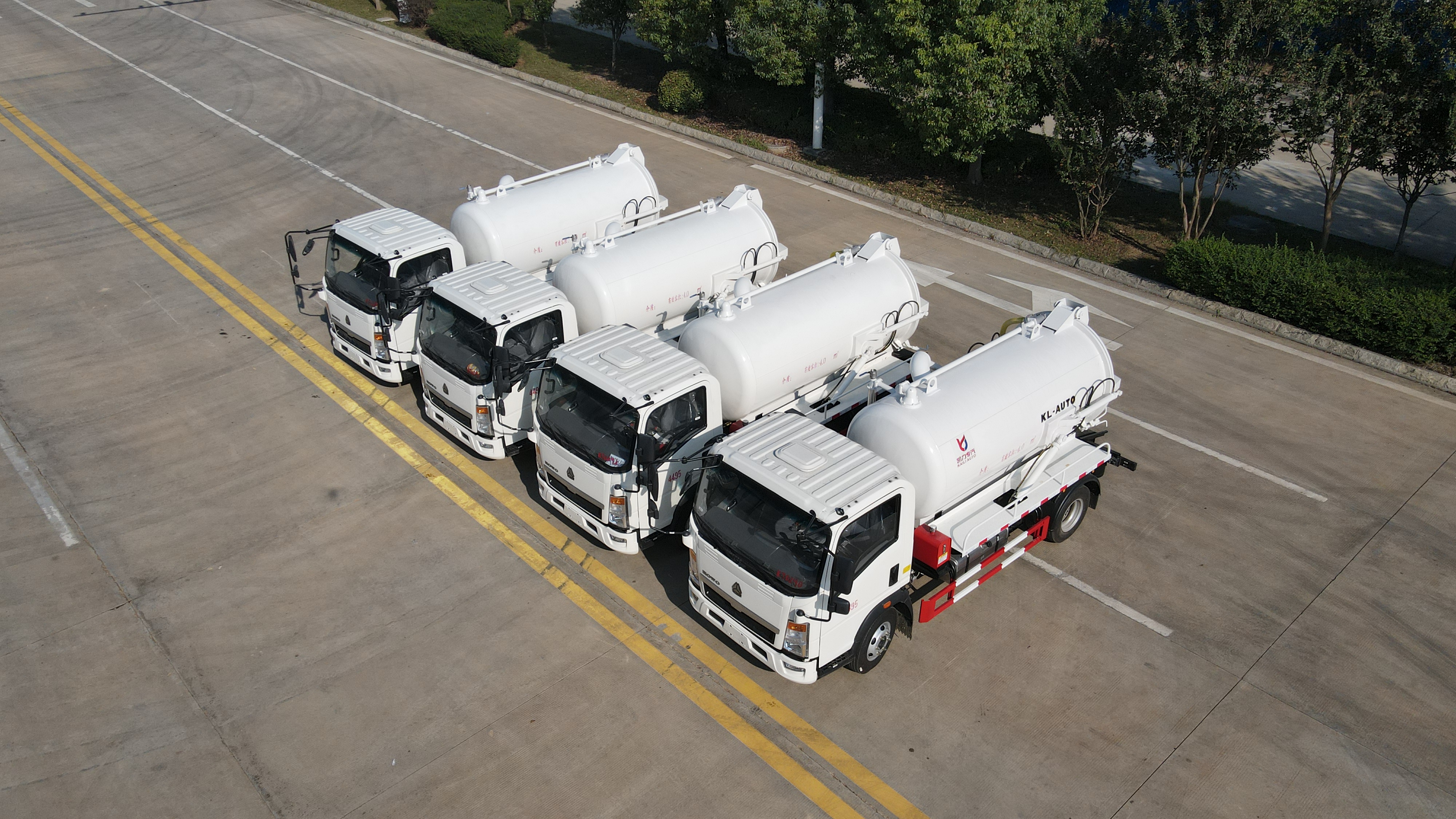 HOWO suction sewage truck