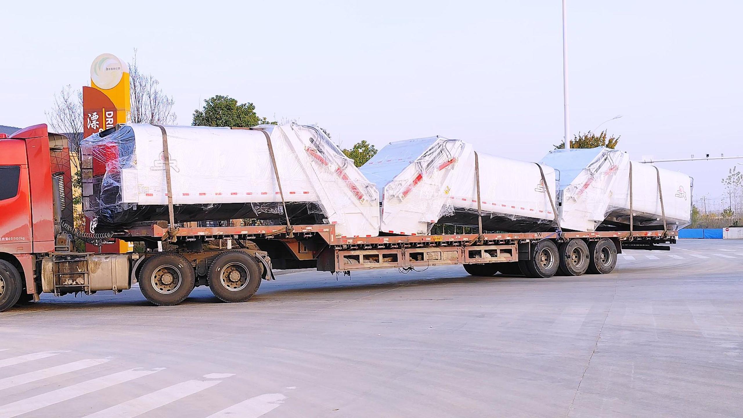 Bulk Compressed Garbage Truck customized for North America