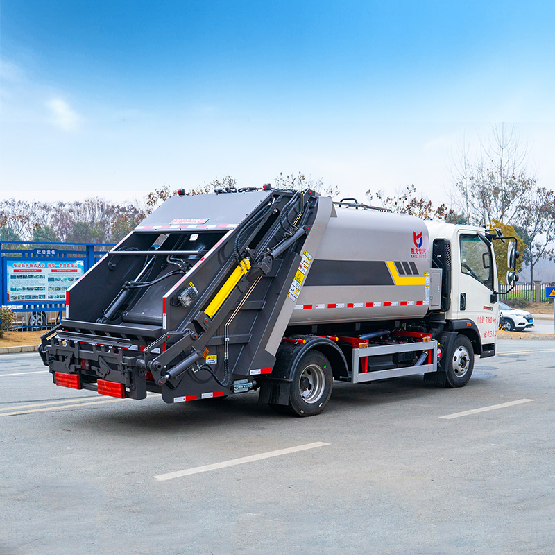 SINOTRUK HOWO 7CBM Chiqindilarni yig'ish mashinasi1