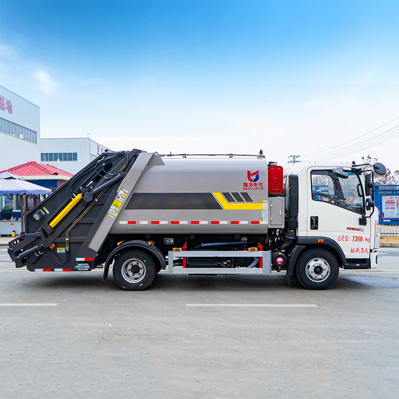SINOTRUK HOWO 7CBM Chiqindilarni yig'ish mashinasi1