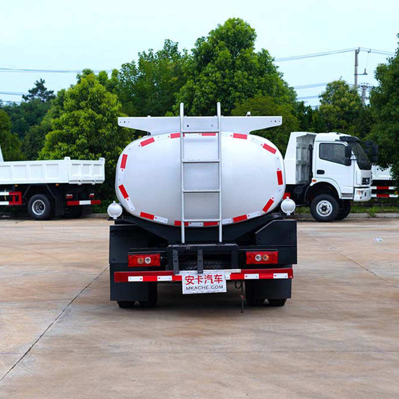 Camion-citerne de transport de mazout neuf JAC à vendre
