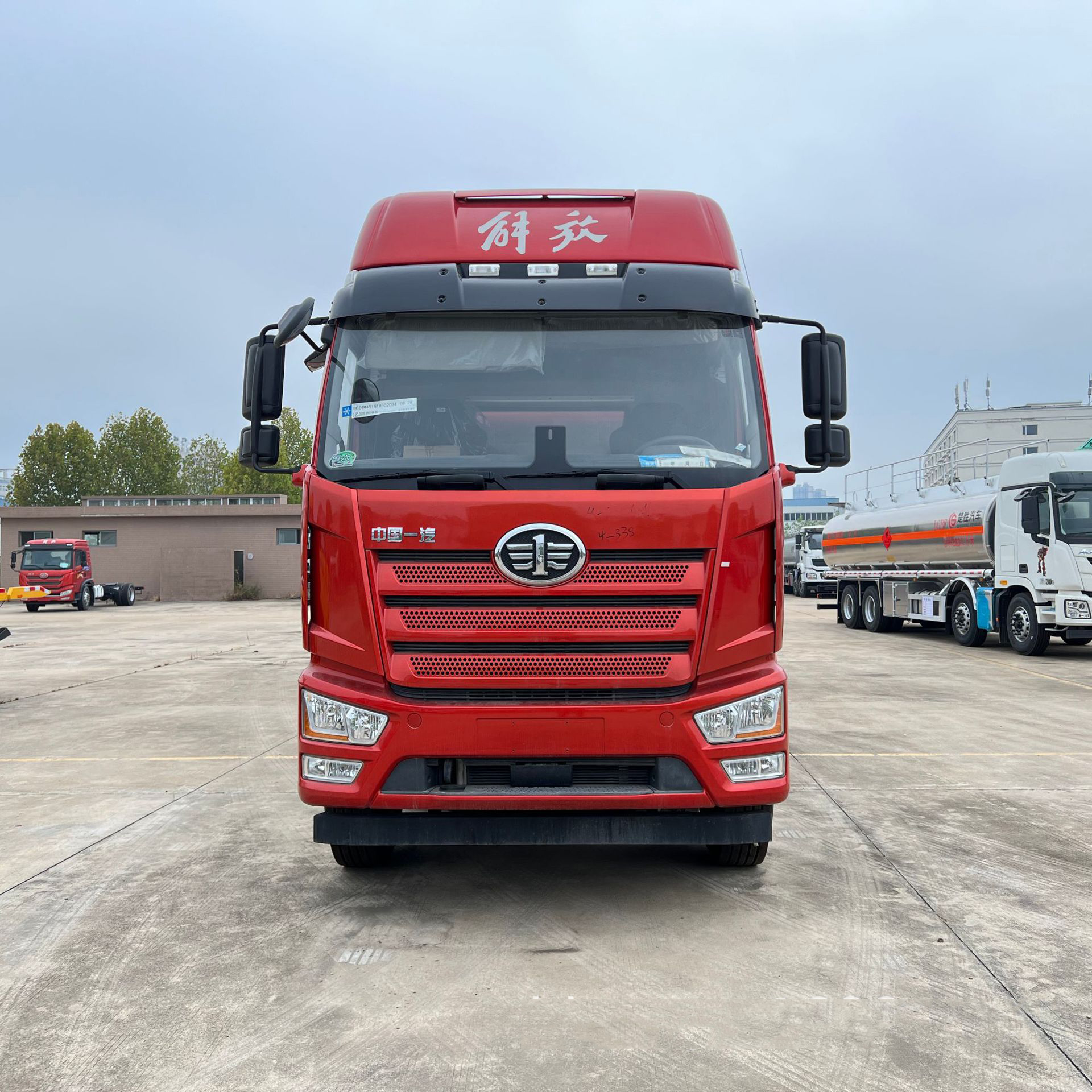 FAW Масло Танк Грузовик 30000L 8*4 Топливозаправщик Тяжелый грузовик