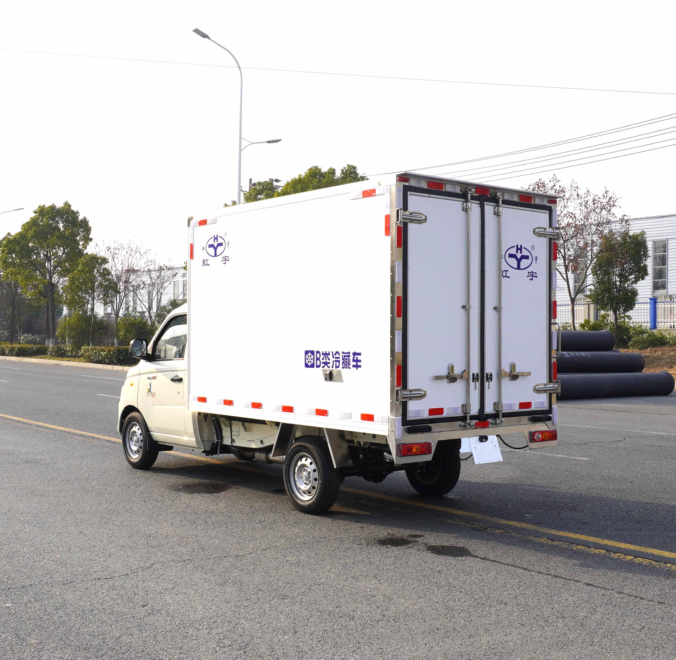 Camion fourgon réfrigéré léger Foton 4X2 à prix compétitifs