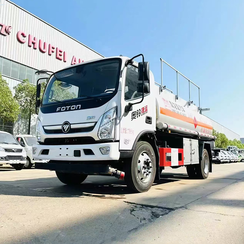 Camion-citerne 10000L personnalisé à l'exportation en usine Camion-citerne à carburant Foton 4X2 Camion-citerne à liquide Camion-citerne à huile en acier au carbone