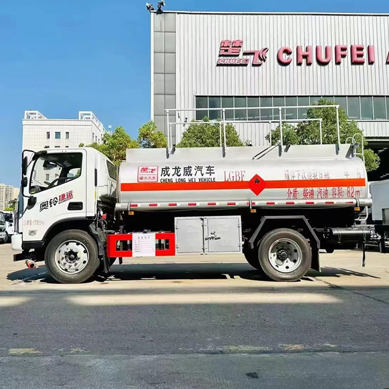 Camion-citerne 10000L personnalisé à l'exportation en usine Camion-citerne à carburant Foton 4X2 Camion-citerne à liquide Camion-citerne à huile en acier au carbone
