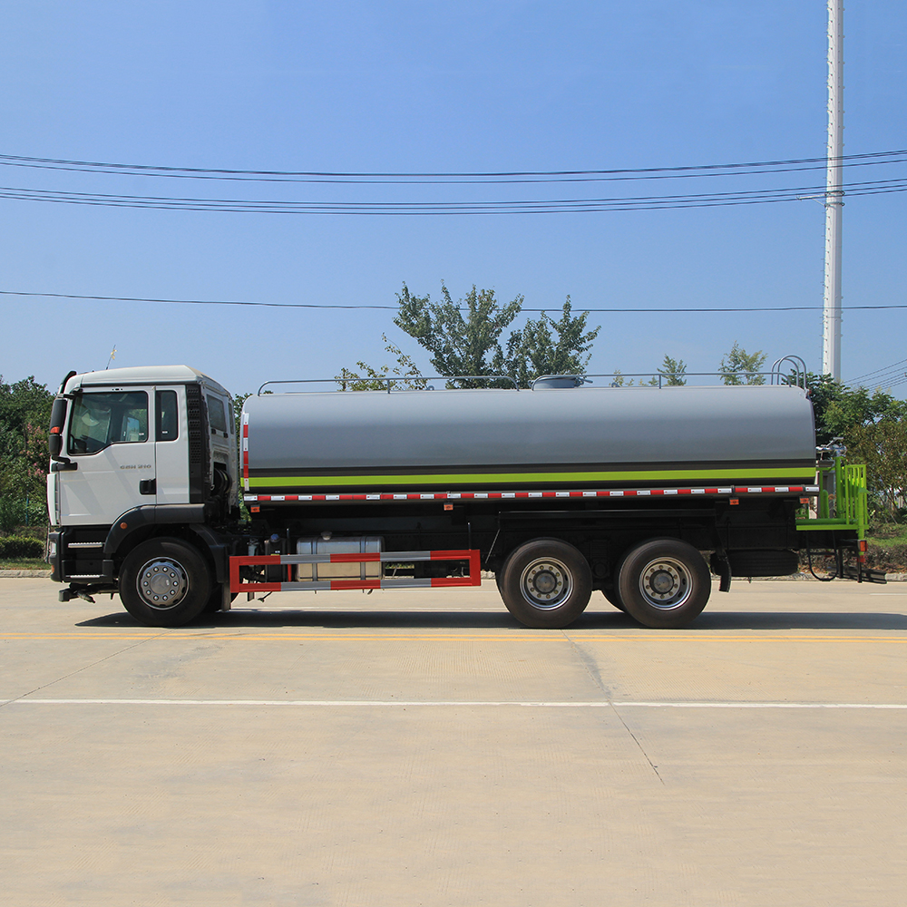SINOTRUK SITKAK 6×4 (18CBM) İçme suyu için su kamyonu