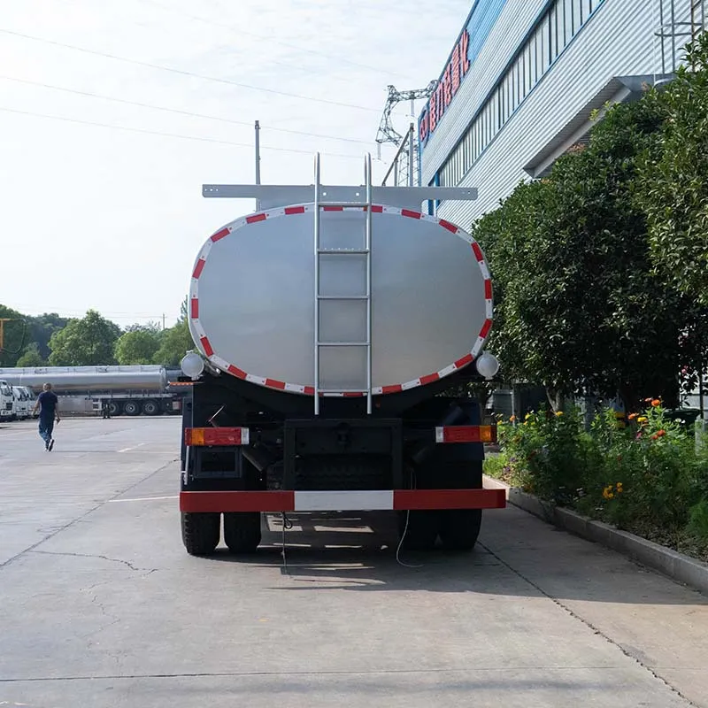 Shacman 4 * 2 16000 litrli yonilg'i baki transporti 10 g'ildirakli dizel moyi tankerlari