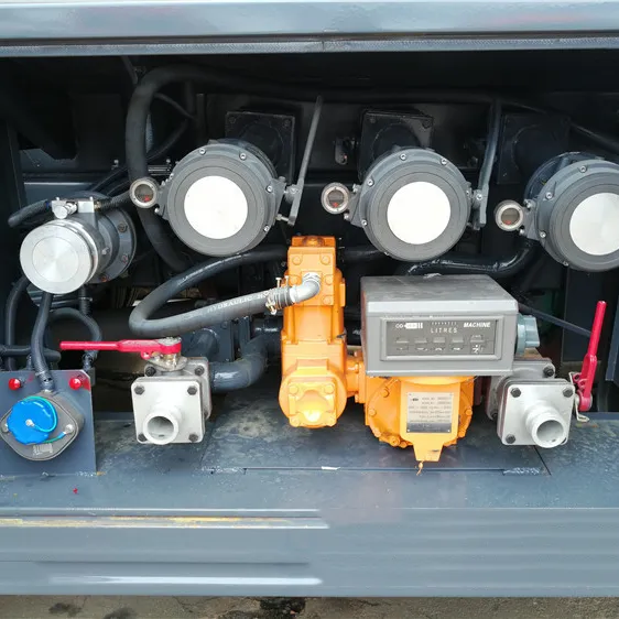 Shacman 4 * 2 16000 litrli yonilg'i baki transporti 10 g'ildirakli dizel moyi tankerlari