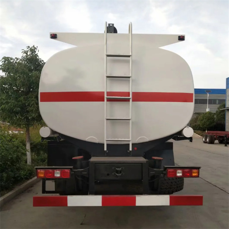 Автоцистерна ШАКМАН 8×4