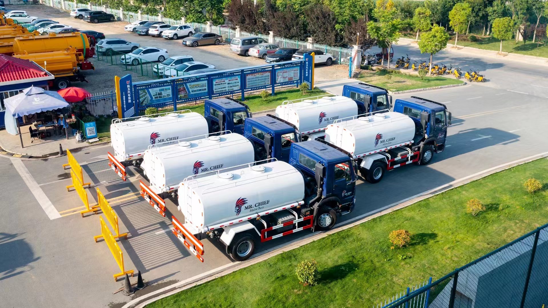 Drinking water transport vehicle