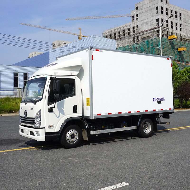 Camion frigorifique Shacman avec crochet à viande