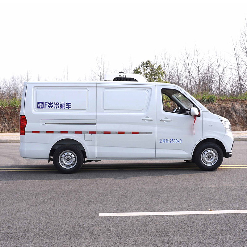 Camion frigorifique Changan Ruixing M80