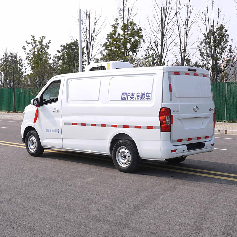 Camion frigorifique Changan Ruixing M80