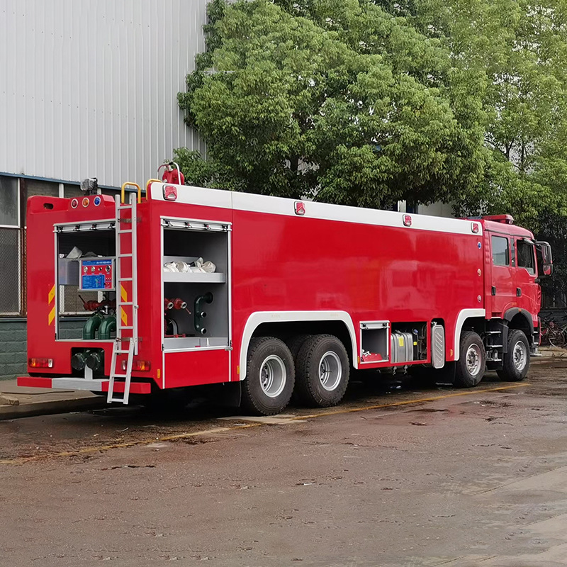 Пожарная машина ХОВО 8*4 Аварийно-спасательное оборудование Пожарная машина с водяной пеной