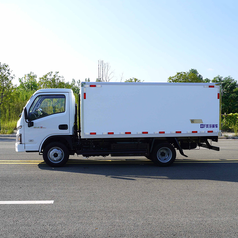 Camion frigorifique diesel Yuejin Xiaofuxing S80