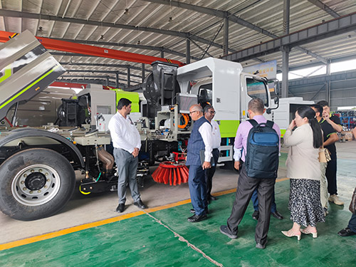 Иностранные гости из Шри-Ланки посетили завод для обмена опытом и сотрудничества