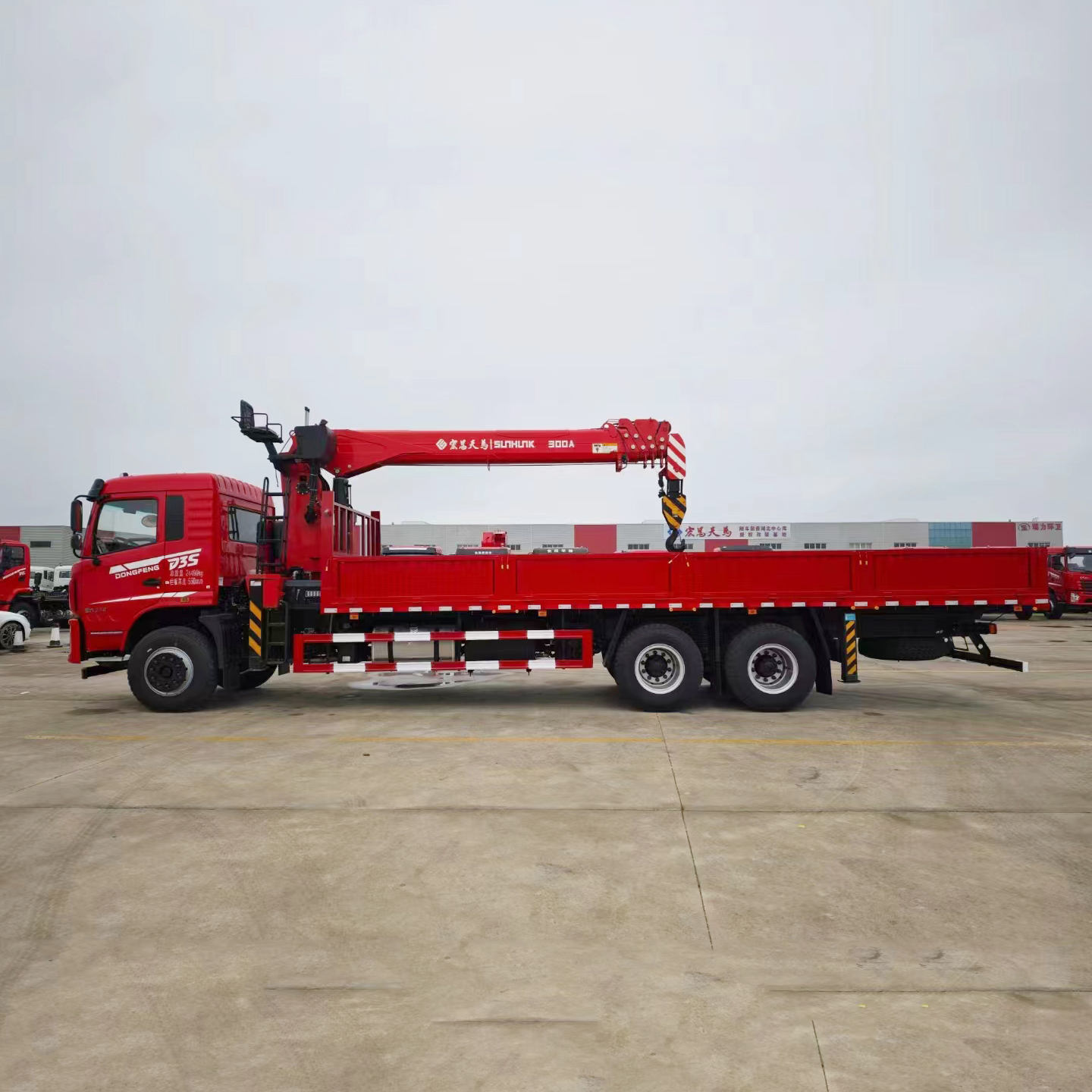 DFAC 8*4 Presyo ng pabrika Bagong teknolohiya 14 toneladang boom cranes truck para sa pagbebenta