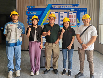 Сотрудничество иностранных гостей из Латинской Америки, посещающих завод