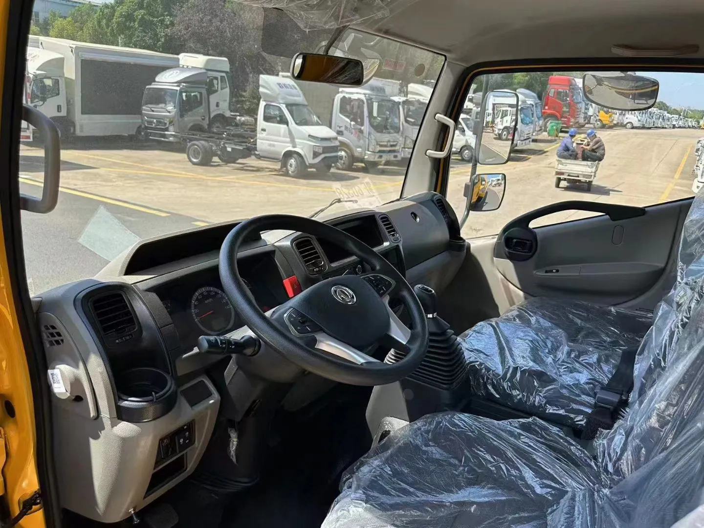 Trak Pembongkar Penyelamat Jalan Dongfeng 3 tan Pemuatan Platform dan Pengangkat 4 tan