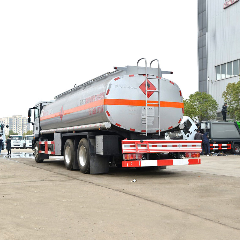 HOWO TX 350 horsepower 6X4 oil tanker