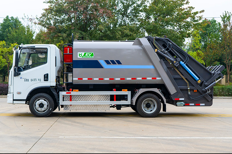 Hybrid Compressed Garbage Truck