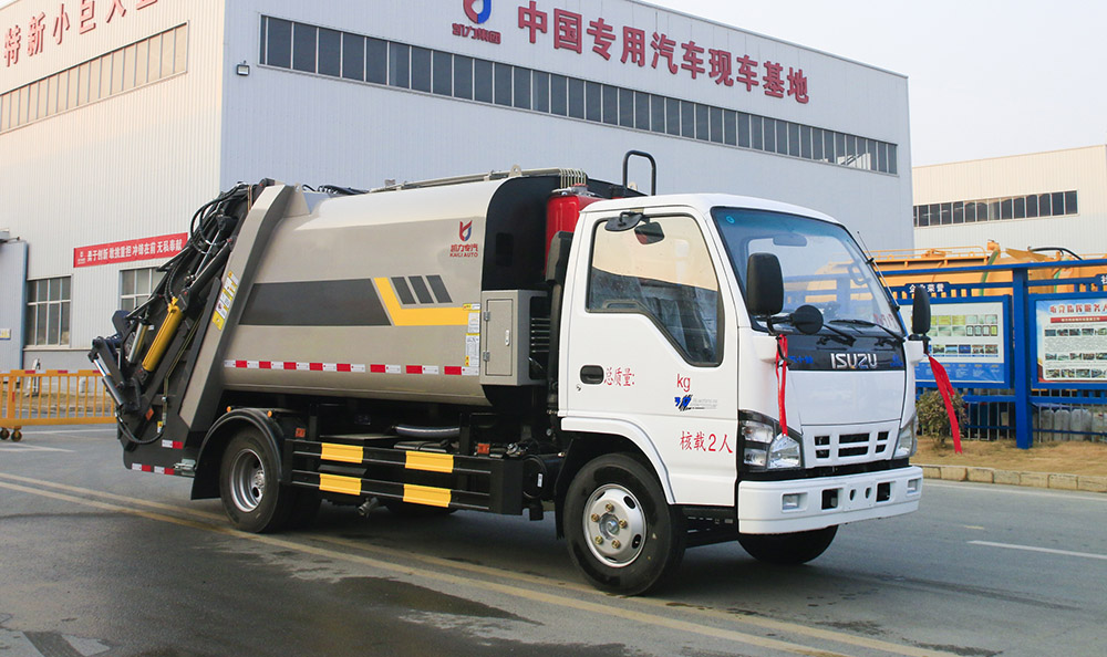 compression garbage truck