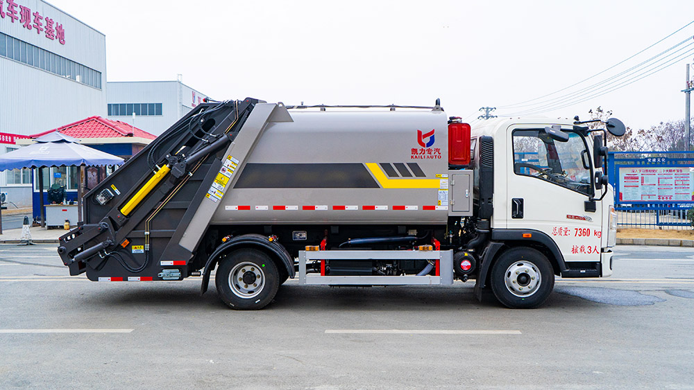 Mobile Garbage Compactor truck