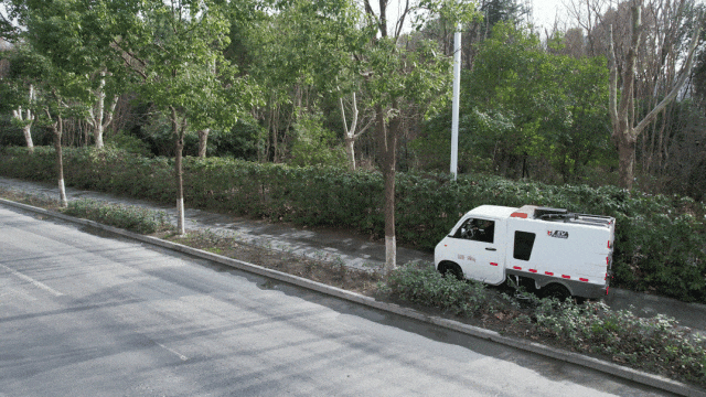 New energy road sweeper