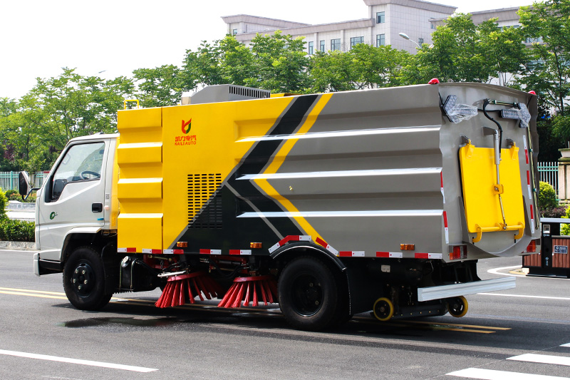 china medium road sweeper truck