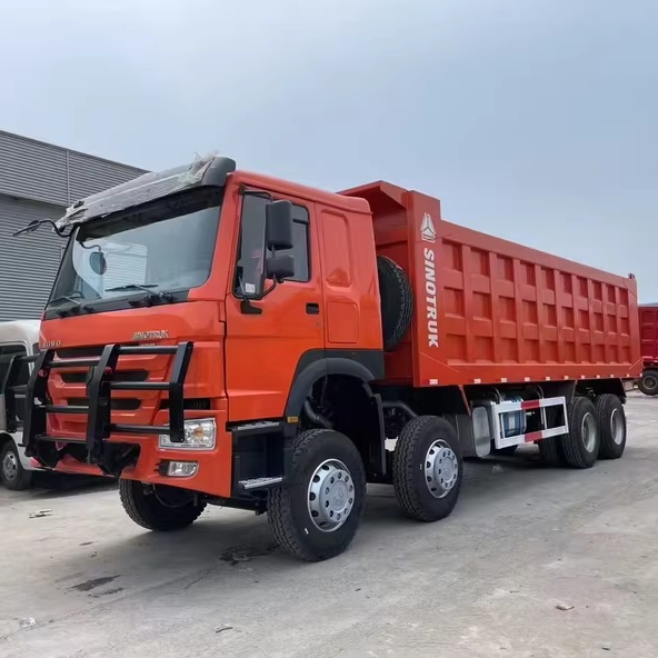 Самосвал Синотрук ХОВО 8×4 длиной 6,8 метра