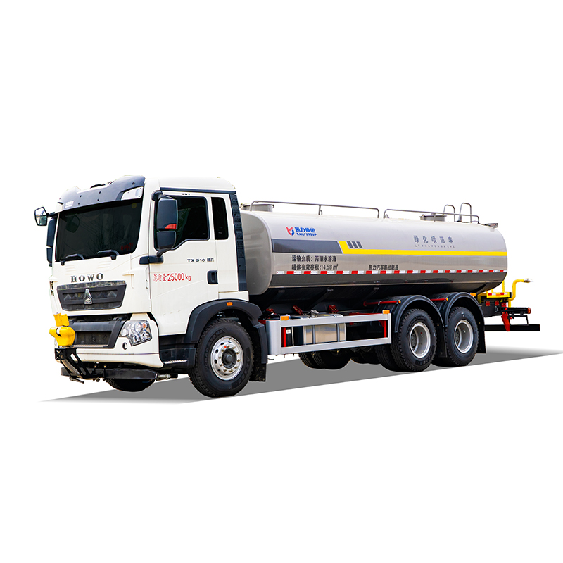 Sinotruck како 4X2 15 КБМ Поливальная машина Водяной бак для уборки улиц